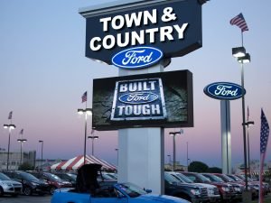 Green Bay Digital Signs & Message Centers custom lighted led pole pylon sign 300x225